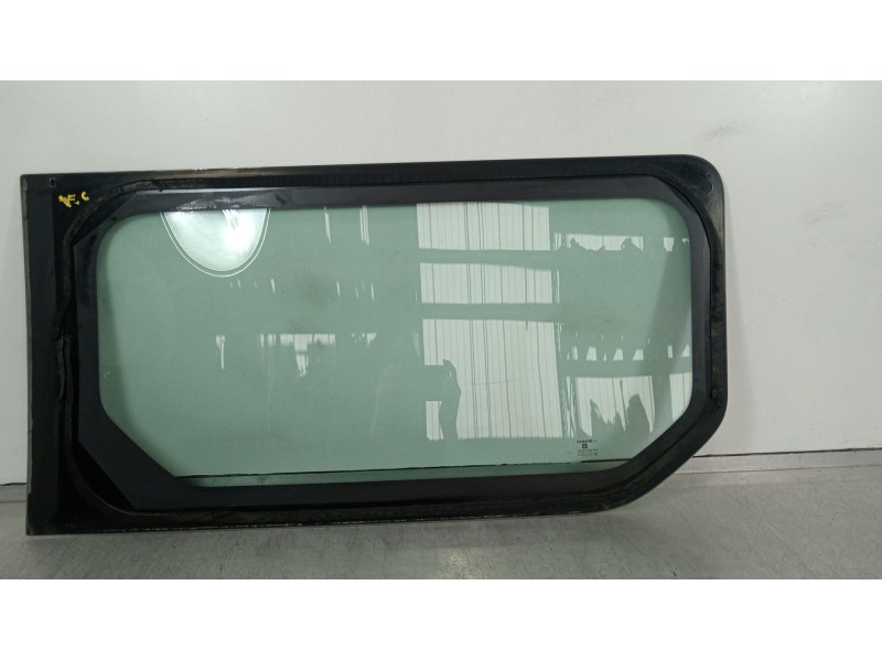 Recambio de luna trasera izquierda para opel vivaro b kasten/combi combi l1 2.7t referencia OEM IAM 93867837  