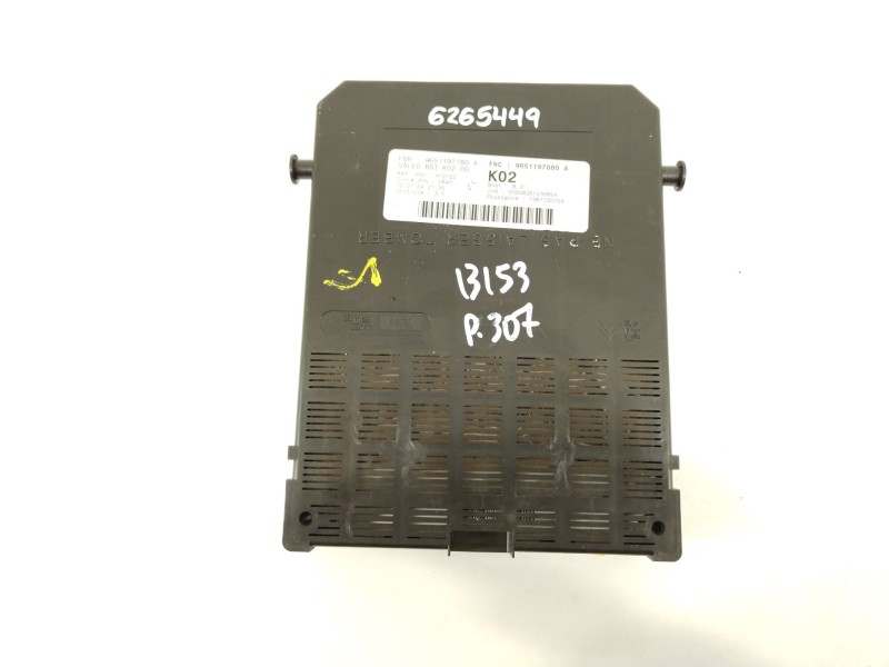 Recambio de caja reles / fusibles para peugeot 307 (s1) xr referencia OEM IAM 9651197080  BSIK0200