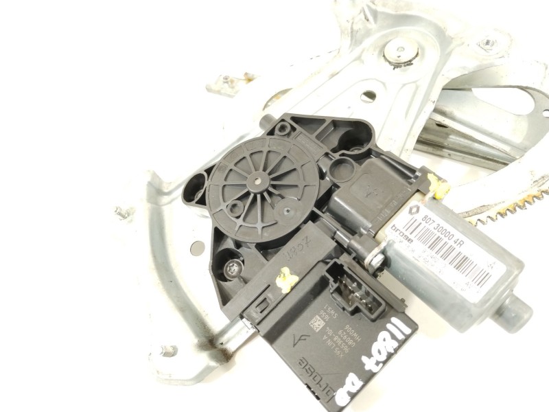 Recambio de elevalunas delantero derecho para renault megane iii berlina 5 p dynamique referencia OEM IAM 807200001R  807300004R