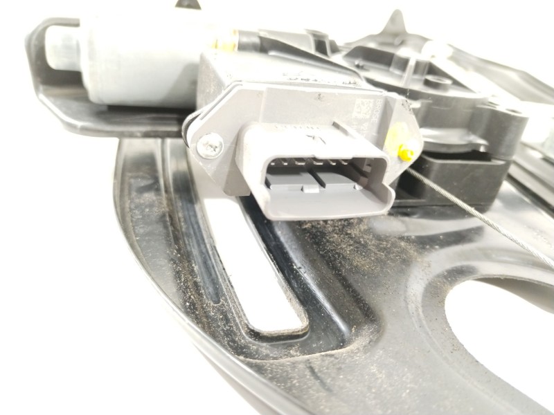 Recambio de elevalunas trasero izquierdo para renault megane iii coupe bose edition referencia OEM IAM 827210018R  827210018R