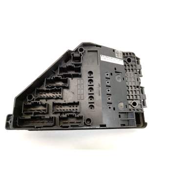 CAJA RELES / FUSIBLES YQE500330 82448111105