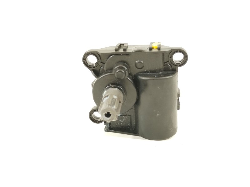 Recambio de motor apertura trampillas climatizador para hyundai i30 (gd) 1.4 cat referencia OEM IAM D332ATBAA  