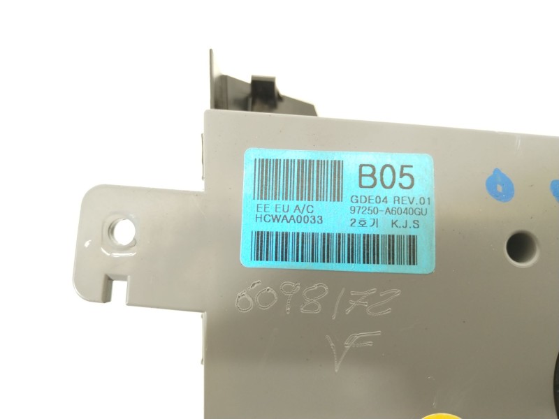 Recambio de mando climatizador para hyundai i30 (gd) 1.4 cat referencia OEM IAM GDE04  97250A6040GU