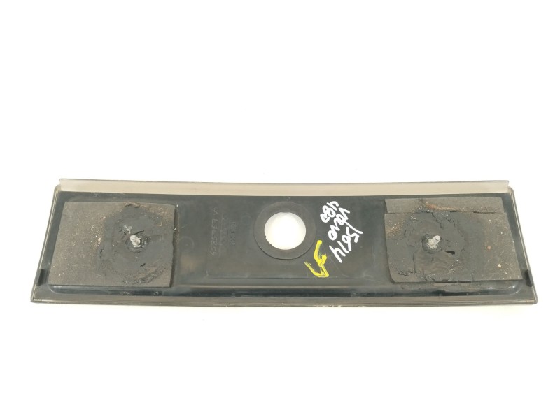Recambio de molduras traseras para volvo 480 (482) 1.7 referencia OEM IAM 447529   Recambio de molduras traseras para volvo 480 (482) 1.7 referencia OEM IAM 447529