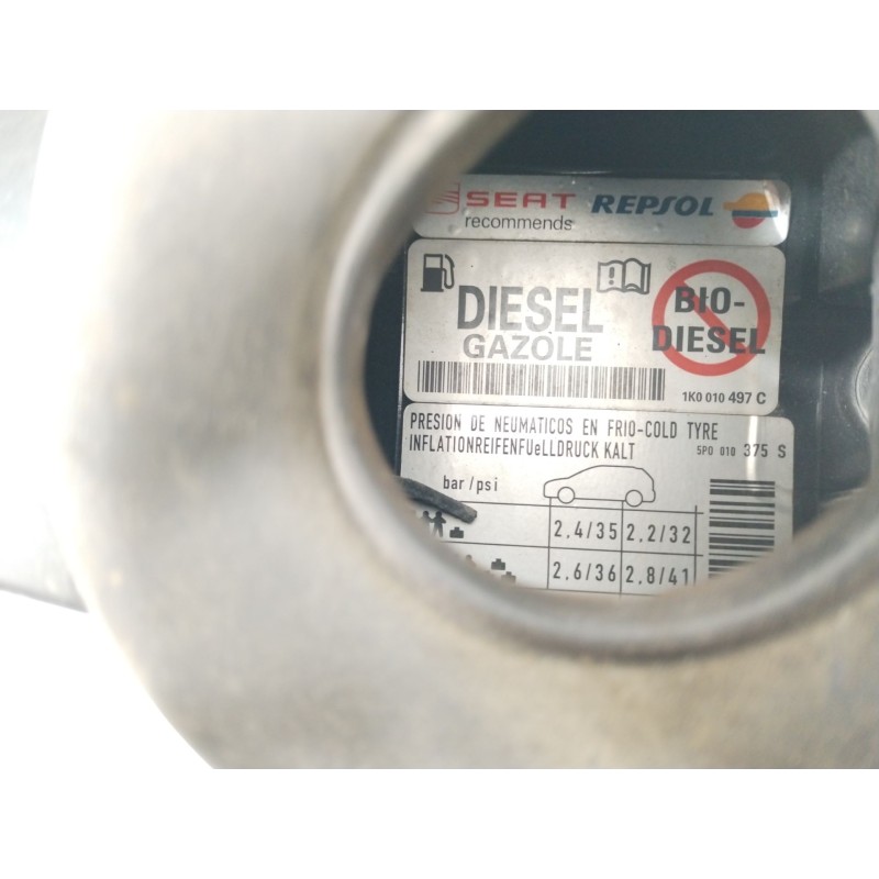 Recambio de tapa exterior combustible para seat leon (1p1) 1.9 tdi referencia OEM IAM 1P0809905 5P0010375S 1K0010497C