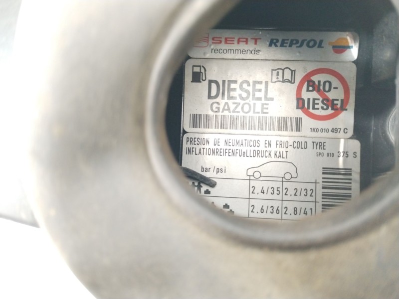 Recambio de tapa exterior combustible para seat leon (1p1) 1.9 tdi referencia OEM IAM 1P0809905 5P0010375S 1K0010497C