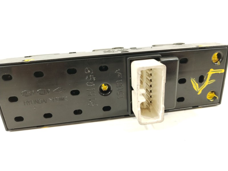 Recambio de mando elevalunas delantero izquierdo para hyundai tucson (jm) 2.0 crdi referencia OEM IAM 935702E200LM   Recambio de mando elevalunas delantero izquierdo para hyundai tucson (jm) 2.0 crdi referencia OEM IAM 935702E200LM