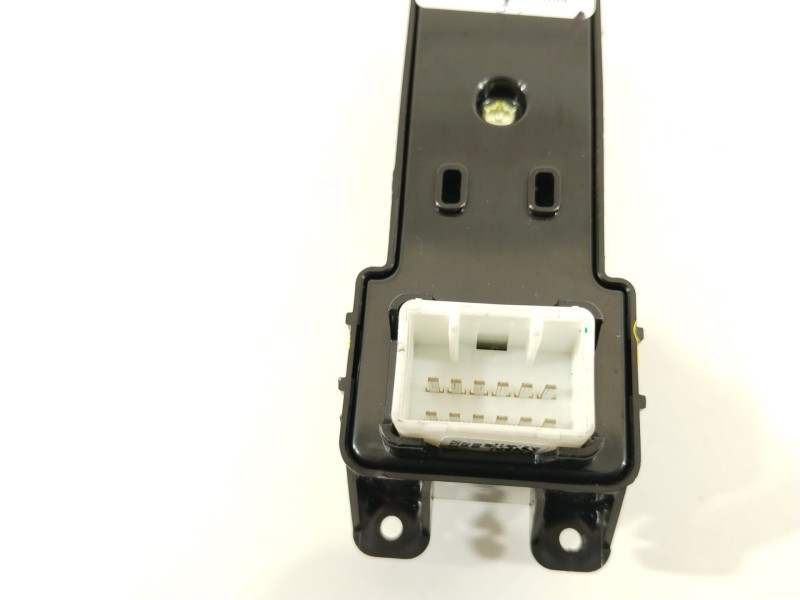 Recambio de mando elevalunas trasero izquierdo para hyundai tucson essence bluedrive 2wd referencia OEM IAM 93580D3031  3C152013