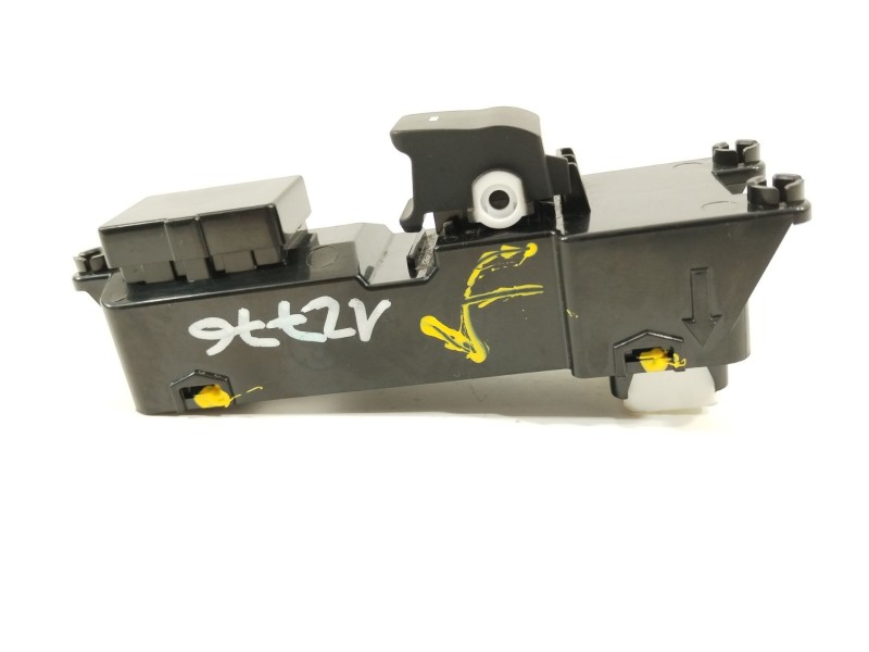 Recambio de mando elevalunas trasero derecho para hyundai tucson essence bluedrive 2wd referencia OEM IAM 93580D3131  3C12501310