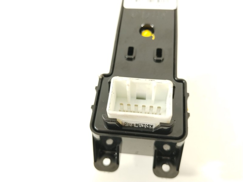 Recambio de mando elevalunas trasero derecho para hyundai tucson essence bluedrive 2wd referencia OEM IAM 93580D3131  3C12501310