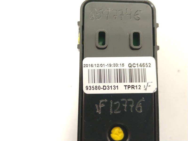 Recambio de mando elevalunas trasero derecho para hyundai tucson essence bluedrive 2wd referencia OEM IAM 93580D3131  3C12501310