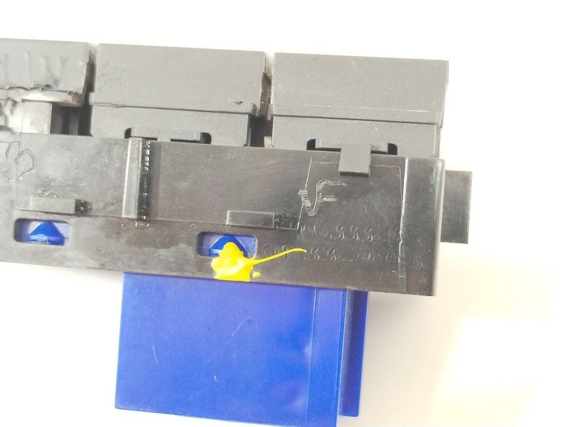 Recambio de interruptor para peugeot 308 access referencia OEM IAM 98033343ZD  