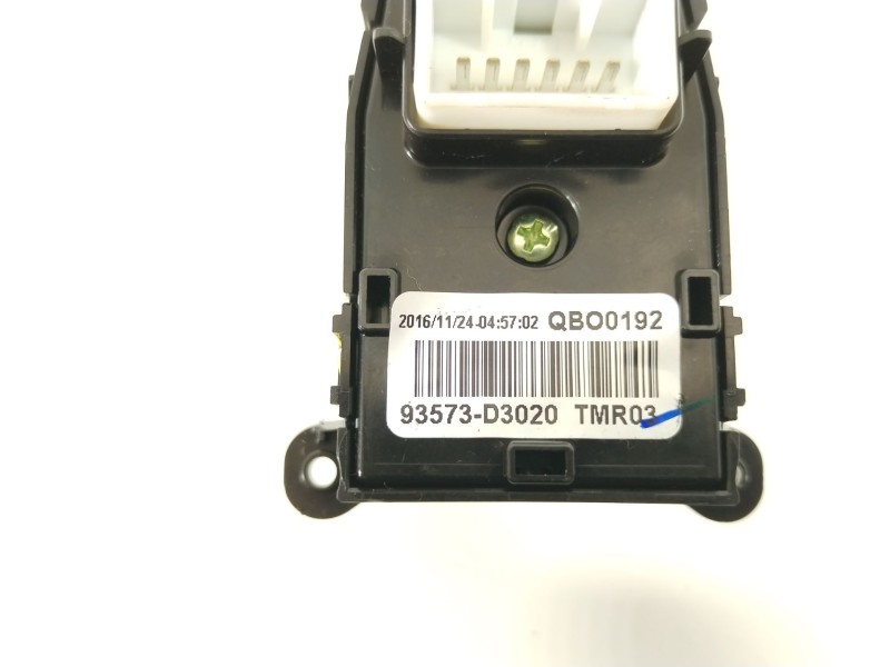 Recambio de mando retrovisor para hyundai tucson essence bluedrive 2wd referencia OEM IAM 93573D3020 3C14801270 3C14811210