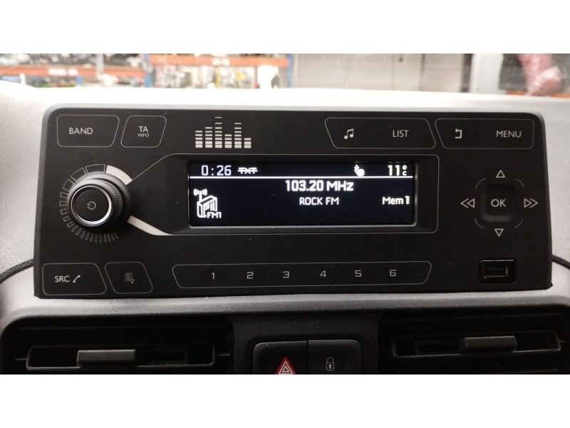 Recambio de sistema audio / radio cd para toyota proace city referencia OEM IAM 98392691ZD  4390160113