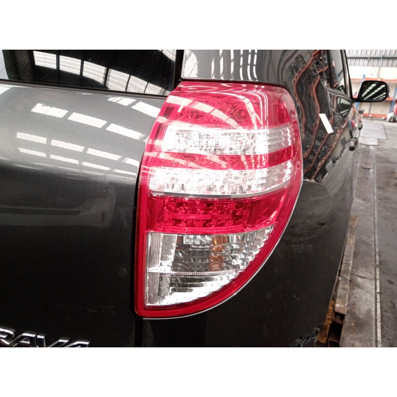 Recambio de piloto trasero derecho para toyota rav 4 iii (_a3_) 2.2 d (ala35_) referencia OEM IAM 8155142120  