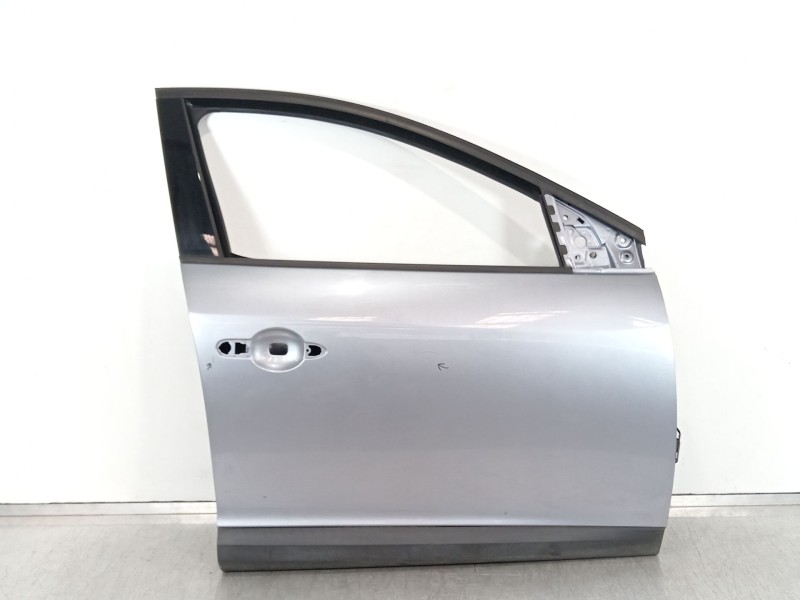 Recambio de puerta delantera derecha para renault megane iii berlina 5 p dynamique referencia OEM IAM 801100009R  