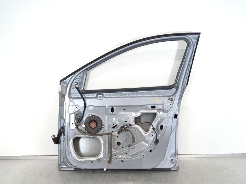 Recambio de puerta delantera derecha para renault megane iii berlina 5 p dynamique referencia OEM IAM 801100009R  