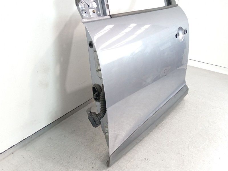 Recambio de puerta delantera izquierda para renault megane iii berlina 5 p dynamique referencia OEM IAM 801110009R  