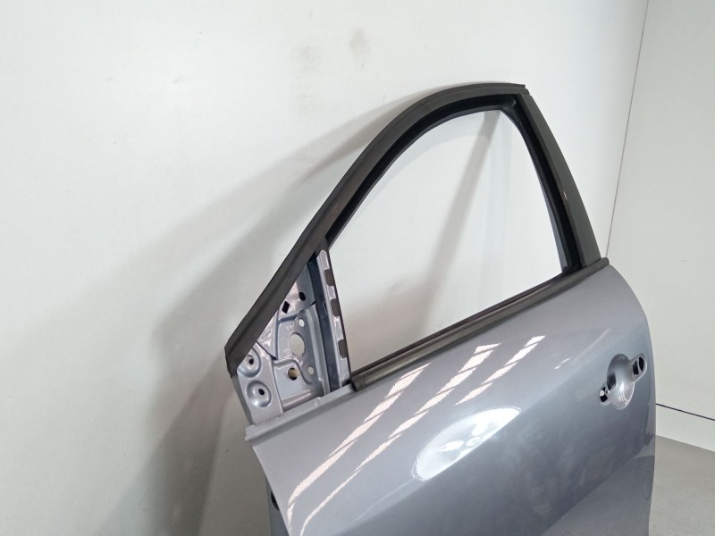 Recambio de puerta delantera izquierda para renault megane iii berlina 5 p dynamique referencia OEM IAM 801110009R  