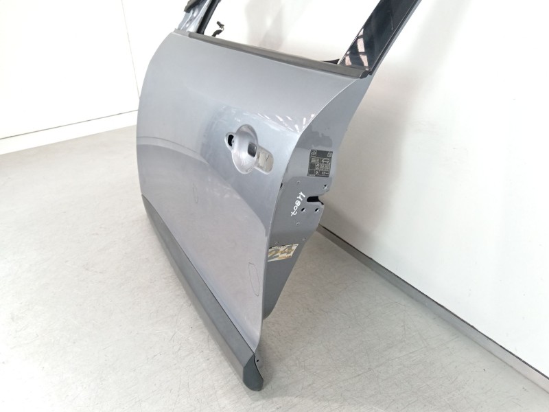 Recambio de puerta delantera izquierda para renault megane iii berlina 5 p dynamique referencia OEM IAM 801110009R  