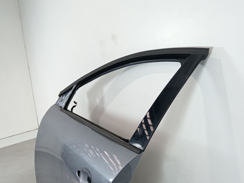 Recambio de puerta delantera izquierda para renault megane iii berlina 5 p dynamique referencia OEM IAM 801110009R  