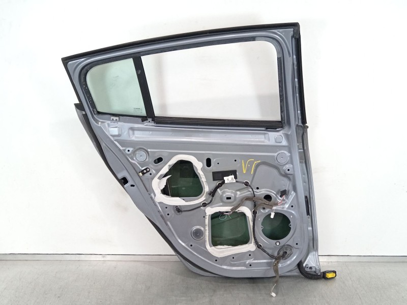 Recambio de puerta trasera izquierda para renault megane iii berlina 5 p dynamique referencia OEM IAM   