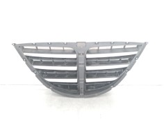 Recambio de rejilla delantera para ssangyong rodius xdi referencia OEM IAM 7945121010  7945021010