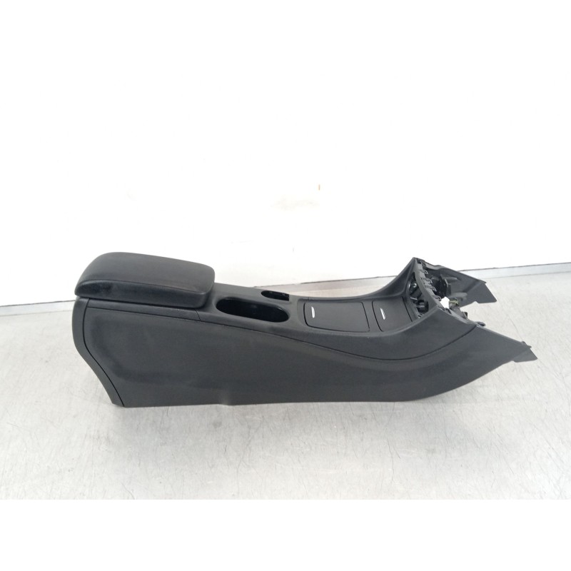 Recambio de apoyabrazos central para mercedes-benz clase cla (w117) cla 220 cdi (117.303) referencia OEM IAM E0517610002  