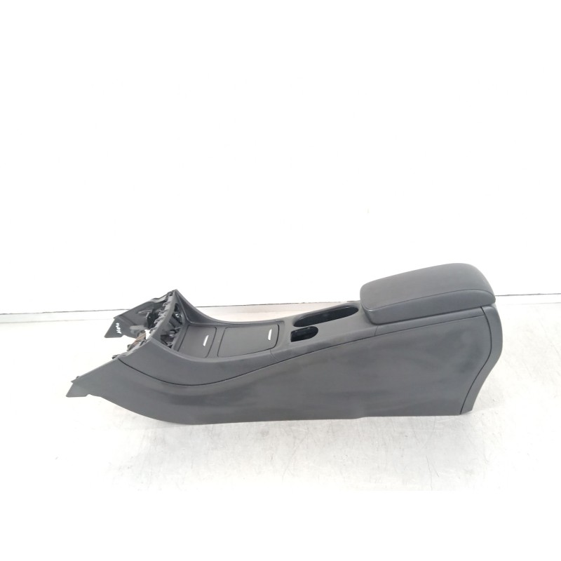 Recambio de apoyabrazos central para mercedes-benz clase cla (w117) cla 220 cdi (117.303) referencia OEM IAM E0517610002  