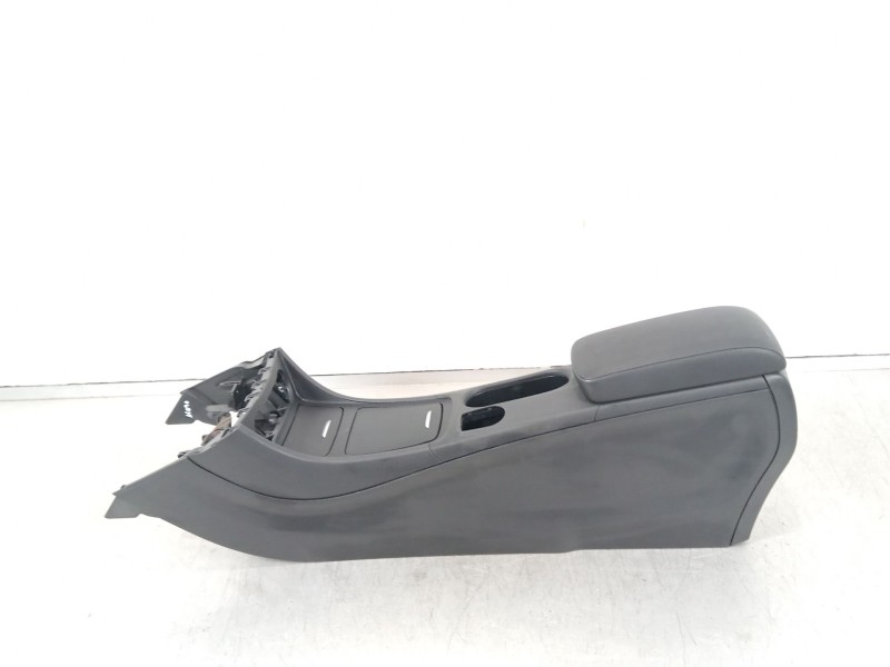 Recambio de apoyabrazos central para mercedes-benz clase cla (w117) cla 220 cdi (117.303) referencia OEM IAM E0517610002  