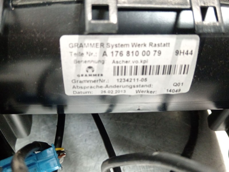 Recambio de apoyabrazos central para mercedes-benz clase cla (w117) cla 220 cdi (117.303) referencia OEM IAM E0517610002  