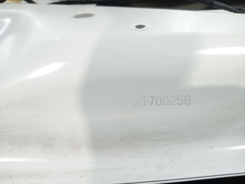 Recambio de porton trasero para peugeot partner kombi outdoor referencia OEM IAM 8701Y6  