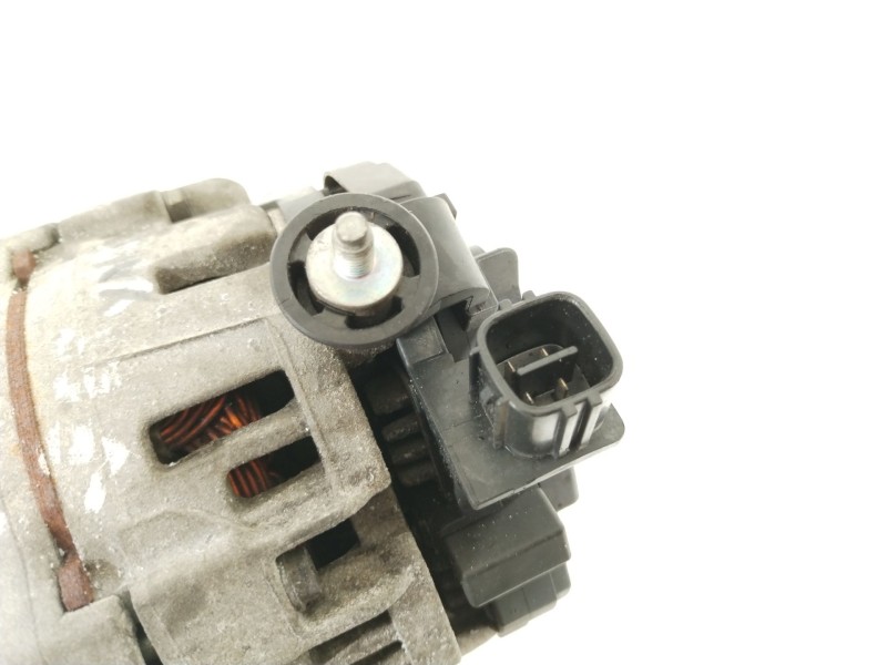 Recambio de alternador para toyota yaris (ksp9/scp9/nlp9) básico referencia OEM IAM 270600J051 0124225054 