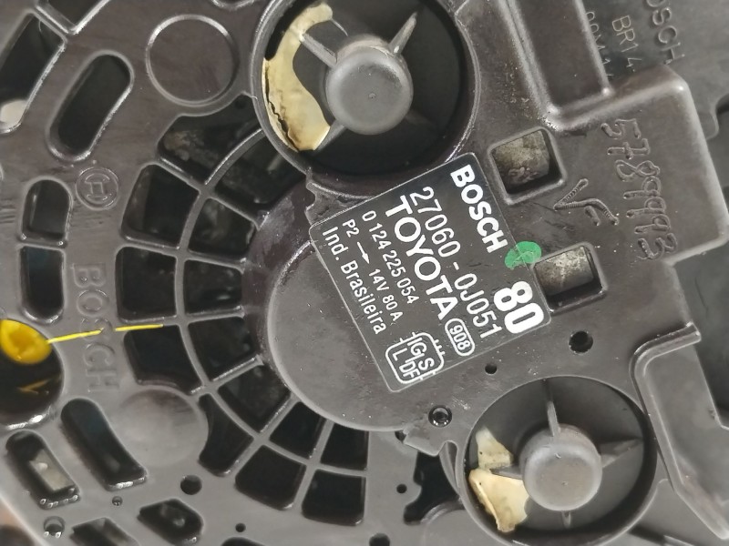 Recambio de alternador para toyota yaris (ksp9/scp9/nlp9) básico referencia OEM IAM 270600J051 0124225054 