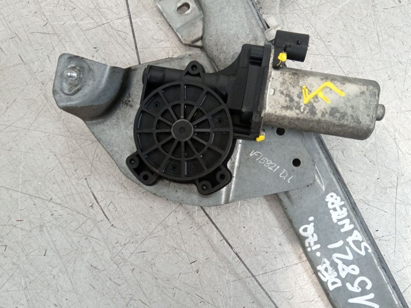 Recambio de elevalunas delantero izquierdo para dacia sandero 1.5 dci referencia OEM IAM 8200733829  82007338290