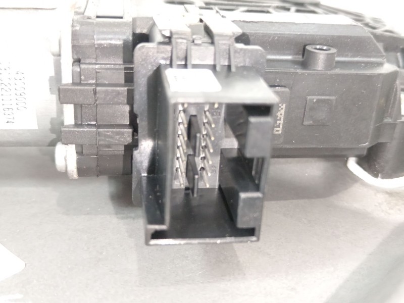 Recambio de elevalunas delantero derecho para skoda fabia ii (542) 1.2 referencia OEM IAM 5J1837402D  6Q2959801F