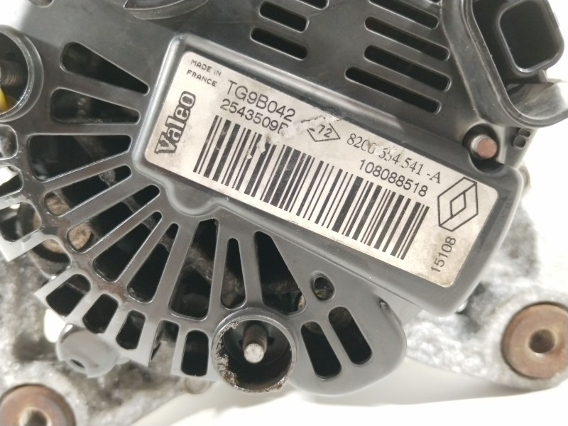 Recambio de alternador para renault clio iii 1.2 16v referencia OEM IAM 8200654541A  