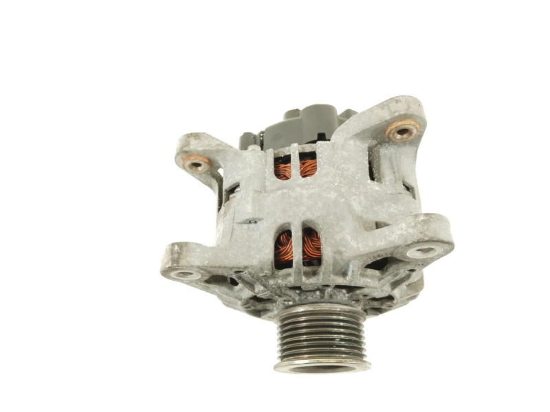 Recambio de alternador para renault clio iii 1.2 16v referencia OEM IAM 8200654541A  