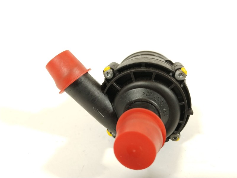 Recambio de bomba agua para mercedes-benz clase b (w245) 200 (245.233) referencia OEM IAM A2118350364  0392023000