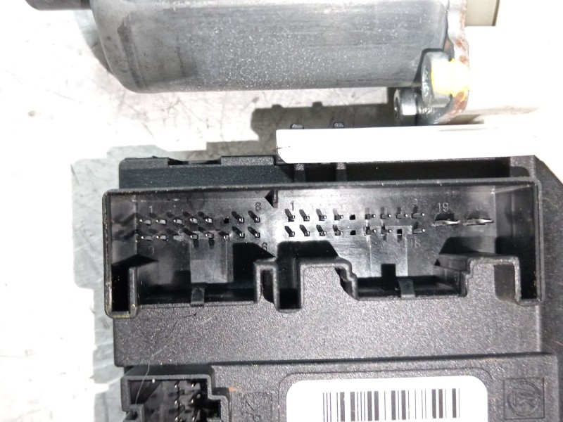 Recambio de elevalunas delantero izquierdo para volkswagen caddy furgón/kombi furgón bluemotion referencia OEM IAM 2K5837461 2K5