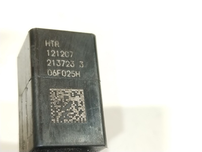 Recambio de bomba combustible para volkswagen golf v berlina (1k1) gti referencia OEM IAM 06F127025H  