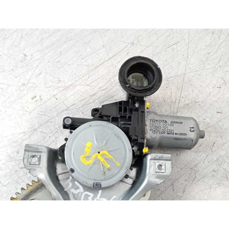 Recambio de elevalunas delantero derecho para toyota auris (_e18_) 1.4 d-4d (nde180_) referencia OEM IAM 6981002450  857100D100