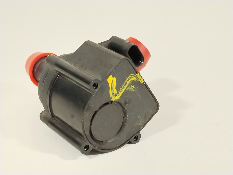 Recambio de bomba agua para volkswagen golf vii lim. advance bluemotion referencia OEM IAM 5Q0965561B  