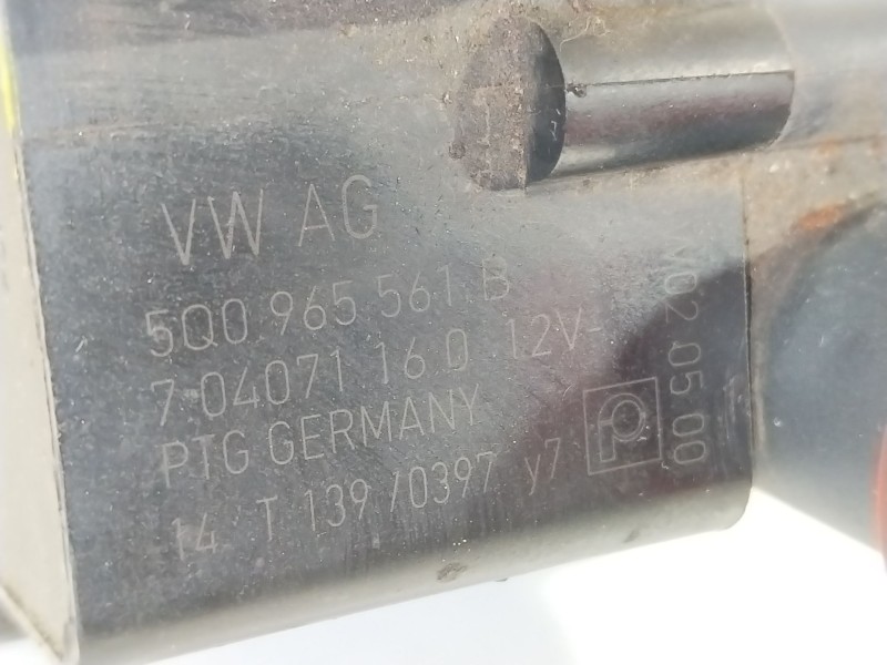 Recambio de bomba agua para volkswagen golf vii lim. advance bluemotion referencia OEM IAM 5Q0965561B  