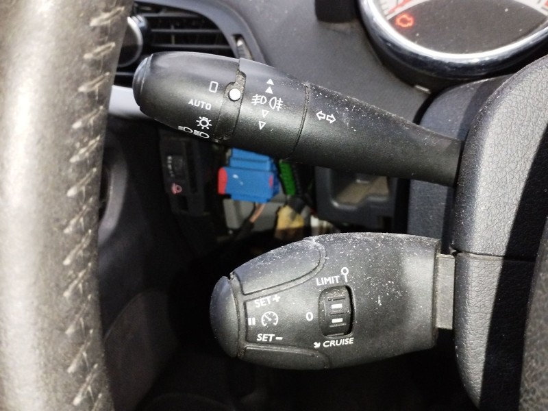 Recambio de mando luces para peugeot 207 sw sport referencia OEM IAM 96661295XT 96637241XT 96655861XT