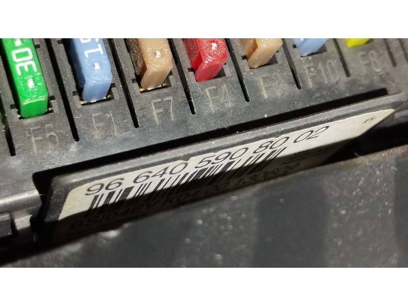 Recambio de caja reles / fusibles para citroën c5 iii (rd_) 2.0 hdi 140 referencia OEM IAM 9664059080  