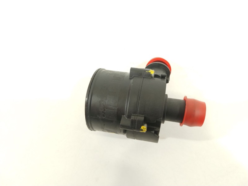 Recambio de bomba agua para skoda octavia iii combi (5e5, 5e6) 1.6 tdi referencia OEM IAM 5G0965567  0397023209