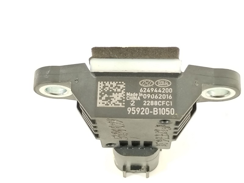 Recambio de sensor para hyundai tucson essence bluedrive 2wd referencia OEM IAM 95920B1050  