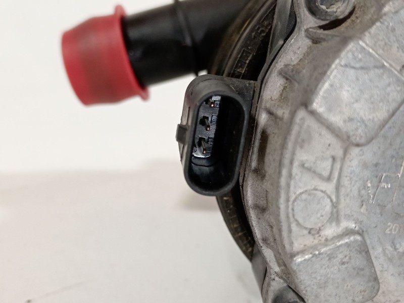 Recambio de bomba agua para volkswagen golf vii lim. gte referencia OEM IAM 04L965567  0392024003