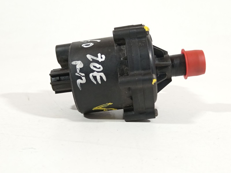 Recambio de bomba agua para renault zoe bose referencia OEM IAM 144B03731R  255234
